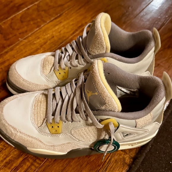 Nike Air Jordan 4 Retro SE (GS)- Like New - Picture 5 of 5